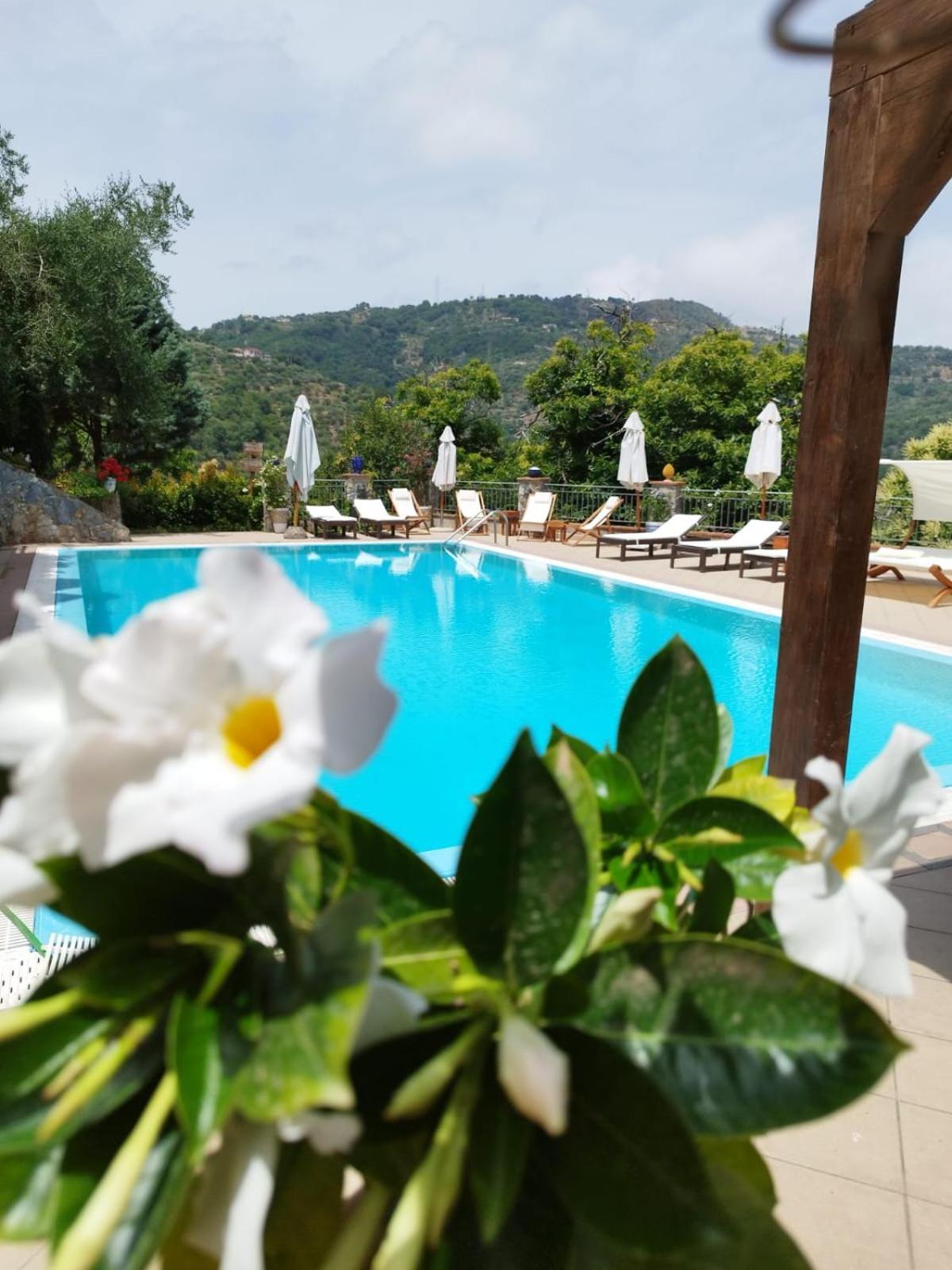 Borgo San Francesco Hotel จอโยซามาเรอา ภายนอก รูปภาพ